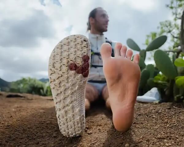 La planta de los pies con calzado barefoot