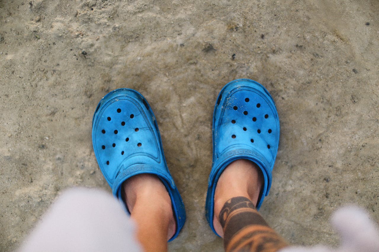 crocs-vs-barefoot crocs vs barefoot comparativa